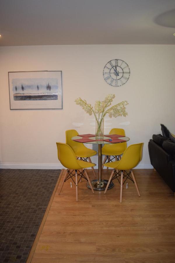 2 Bedroom & 2 Bathroom Apartment - Tca58 Watford  Luaran gambar